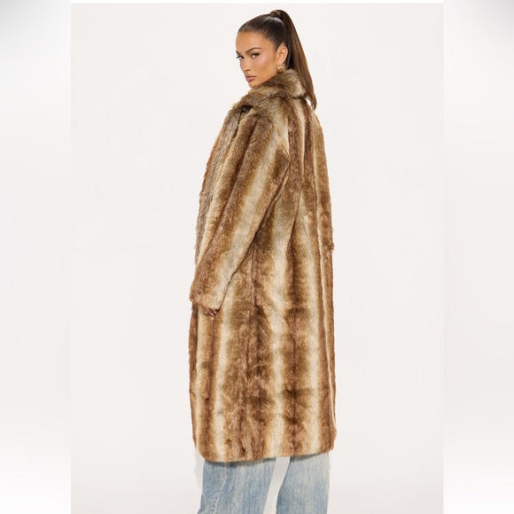 Faux fur coat - Picture 4 of 4